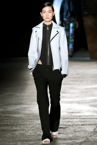 Look 14